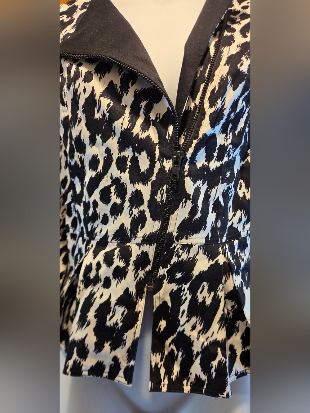 Betsey Johnson Black&white Leopard Print Structured Stretch Blazer Sz2 - Picture 7 of 12